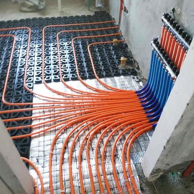 Système de chauffage sous sol à eau chaude en plastique à plusieurs couches de 450*450*25 mm pour entrepôt