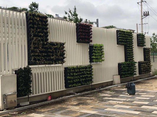 Plante verte extérieure en plastique verticale jardin pots d'empilement de fleurs pour le mur vert élégant