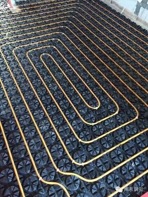 450*450*25MM Système d'eau chaude d'isolation thermique au sol pour une meilleure efficacité énergétique