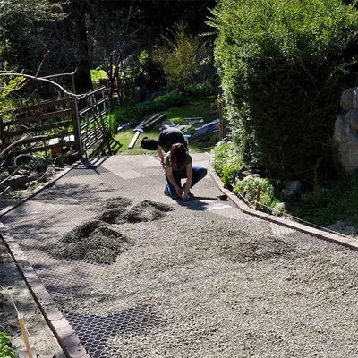 Réseaux de pavage perméables en PEHD vert pour une installation facile sur le chemin d'accès du terrain d'emballage