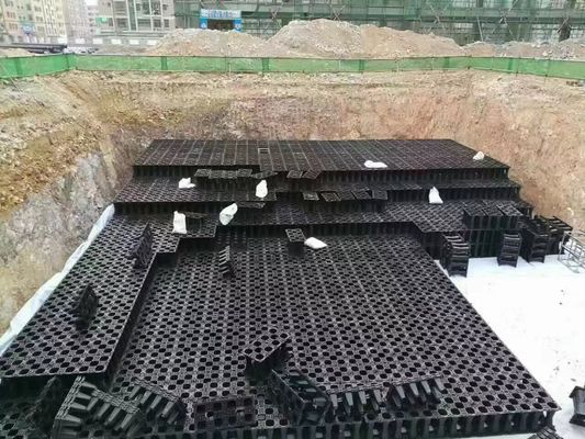 Boîte de drainage pour la collecte des eaux de pluie